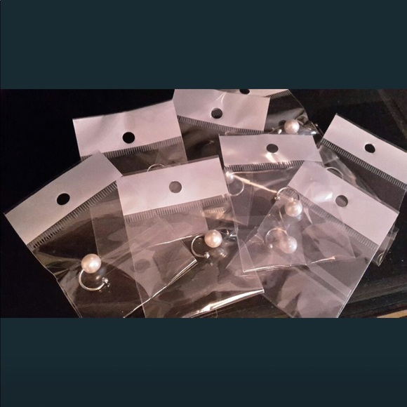 💫New💫4/$15💫 (2 ea.) Ladies Bone Clip Earrings💫 - Picture 3 of 4